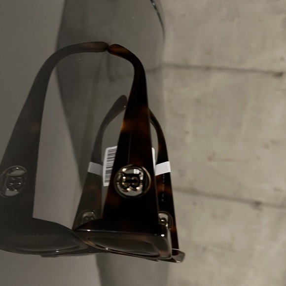 New - Picture 3 of 5